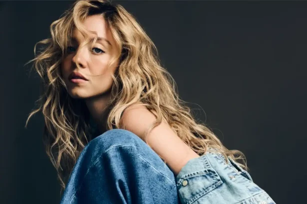 Sydney Sweeney wearing modern low-rise denim from her American Eagle collaboration