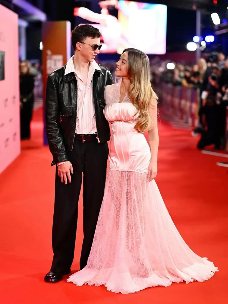 Sydney Sweeney Serves Two Distinct Fashion Moods at the Christy London Film Festival Premiere 15 567695206 18537891685012454 3300444124108826987 n 4 11zon Hunterfly Style From Romantic Pink to Chocolate Brown
