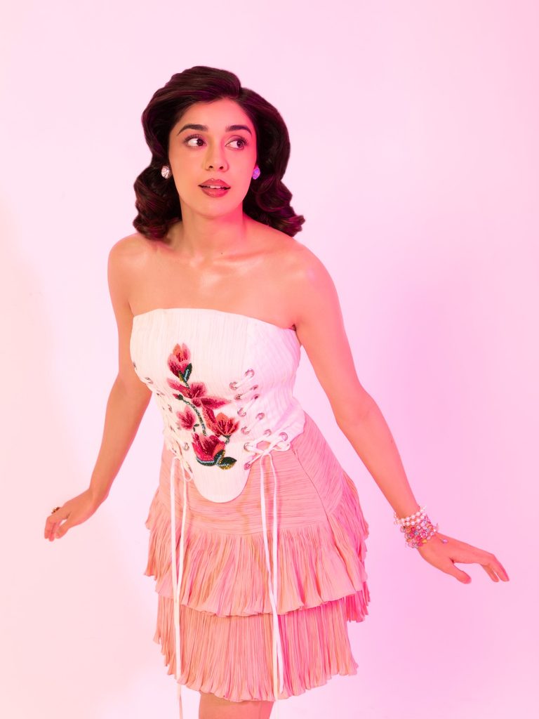Eisha Singh Brings Retro Barbiecore Energy to a Dreamy Pastel Fashion Shoot 12 703031953 18592440970007878 1628921928316636740 n 768x1024 1 Hunterfly Style An Ivory Corset Takes Centre Stage