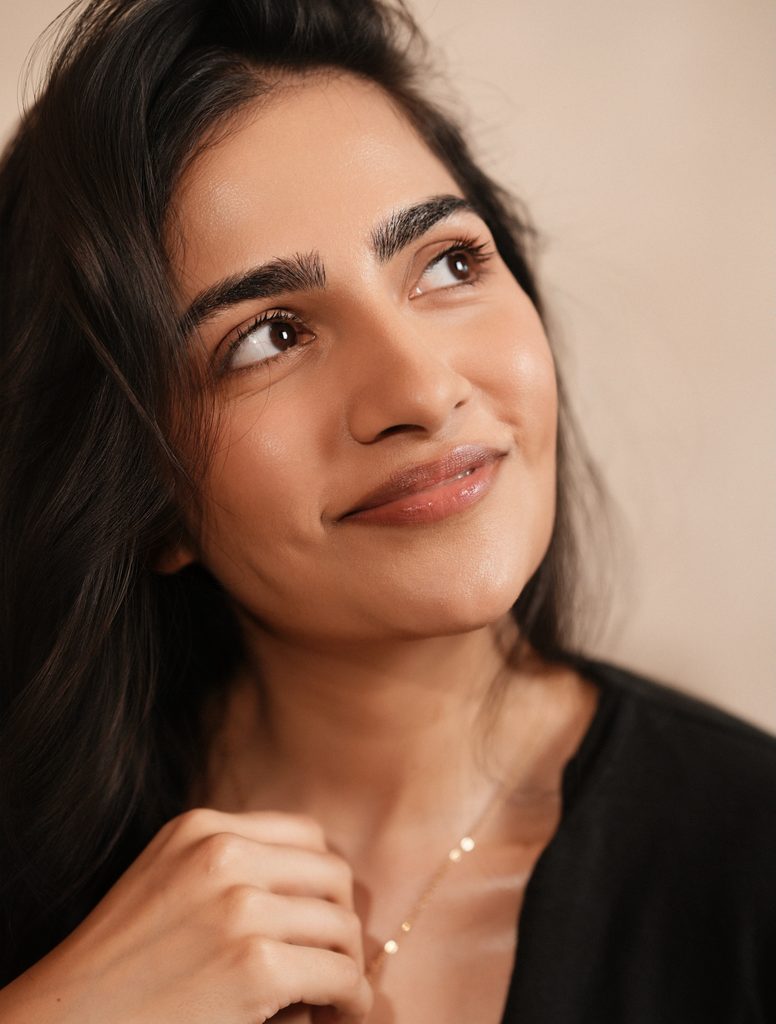 A Rosy-Nude Lip Completes the Palette