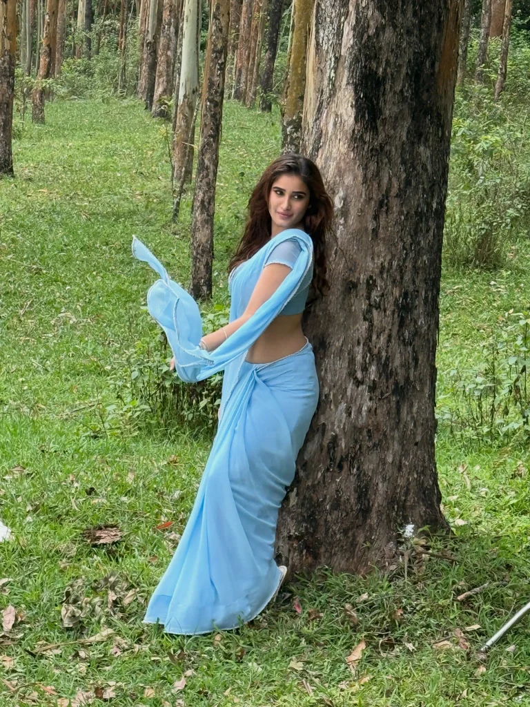 Rukaiya Jahan Chamak Serves Rustic Glamour and Timeless Elegance in a Striking Behind-the-Scenes Style Diary 19 756682878 18383984911202311 7413044164640786295 n 3 11zon 768x1024 1 Hunterfly Style The Styling Lesson From Rukaiya Jahan Chamak