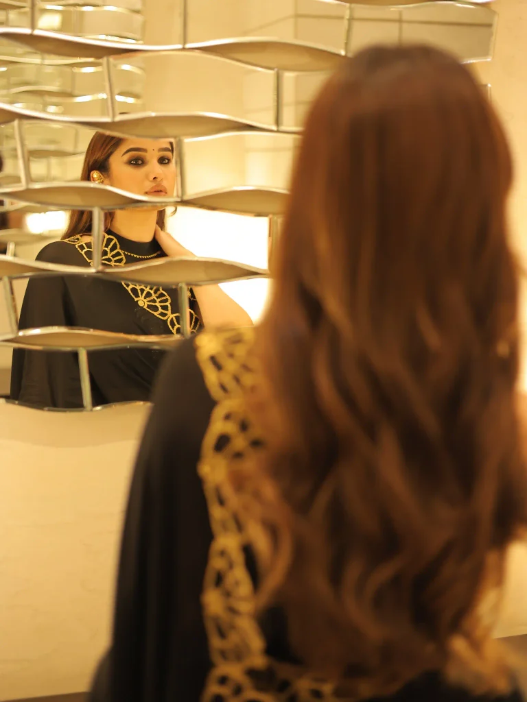 Beauty Styling Lets the Neckline Lead
