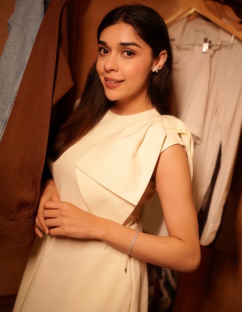 Rukmini Vasanth Captures Timeless Elegance in an Ivory Draped Dress 15 772218763 18616718800007878 1713057500526715521 n Hunterfly Style The Styling Lesson: Let One Element Lead