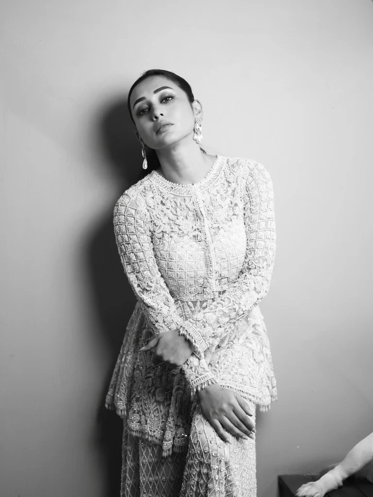 Mimi Chakraborty’s Ivory Sharara Look: How Monochrome Festive Fashion Gets a Modern Upgrade 20 775319115 18632119132038210 1968264969431878348 n 11 11zon 768x1024 1 Hunterfly Style Jewellery Is Deliberately Restrained