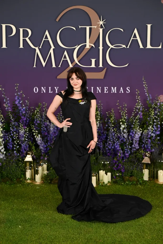 Maisie Williams Wears Sandra Bullock’s Dress 20 Years Later for Practical Magic 2 Press Tour 12 Maisie Williams 1 Hunterfly Style Sandra Bullock Reacts to Maisie Williams Wearing Her Dress