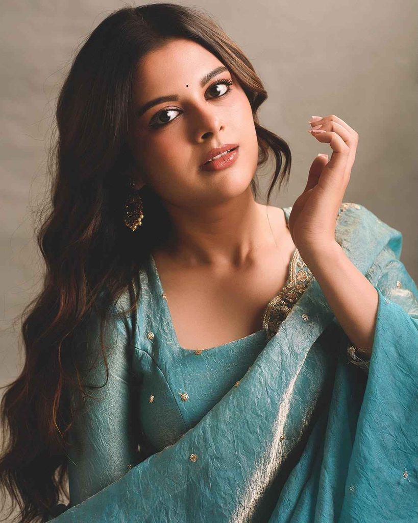 Sanjana AK Stuns in Shimmering Turquoise Anarkali for Festive Style 12 706859008 18395014000084369 1911832344324292103 n 11zon Hunterfly Style Sanjana AK's Turquoise Anarkali Takes Centre Stage