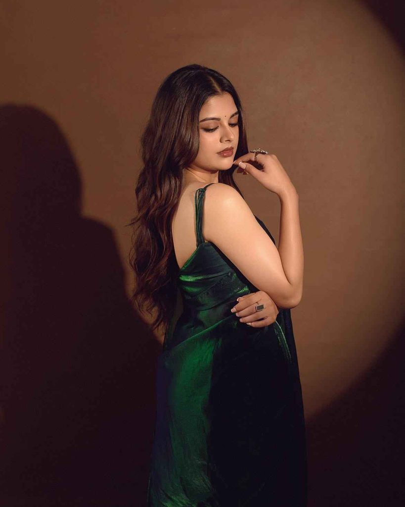 Soft Makeup Lets the Saree Take Centre Stage