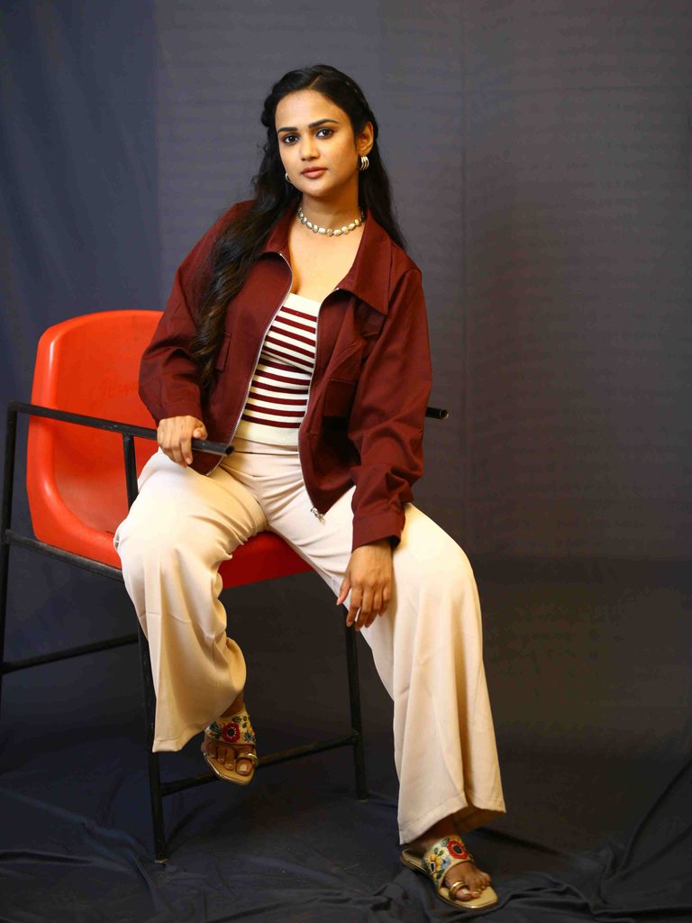 Ariyana Glory’s Rust-Maroon Jacket Steals The Spotlight
