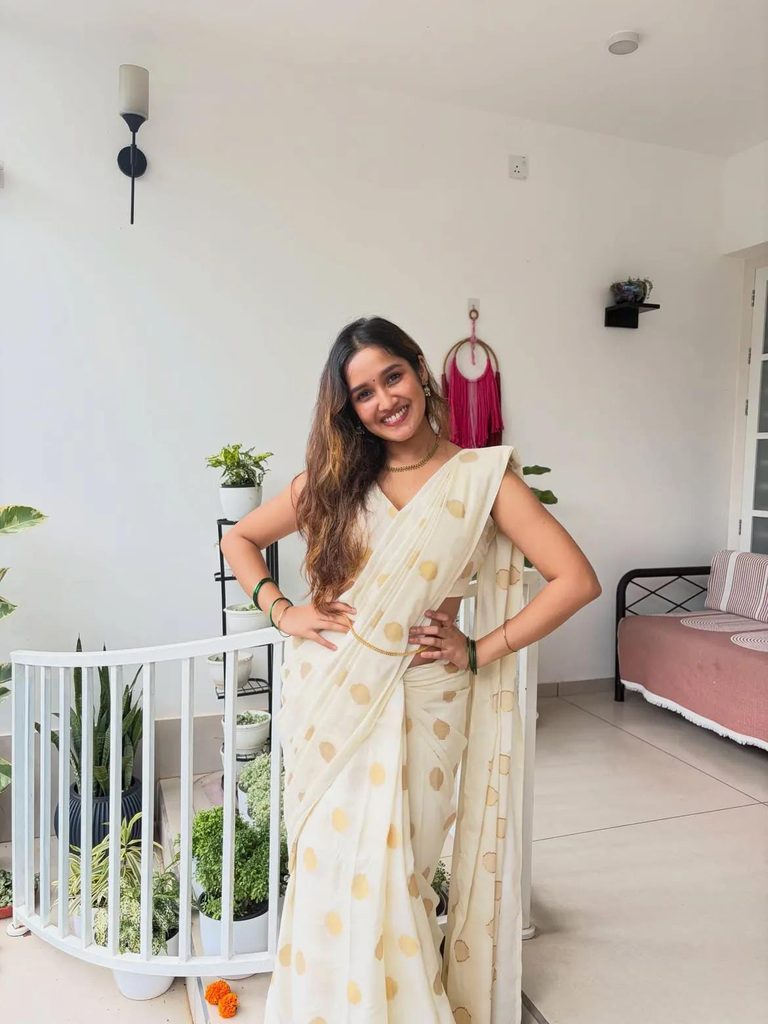 The Art of the Drape: Redefining Festive Minimalism in Ivory and Gold 12 WhatsApp Image 2026 08 31 at 8.14.13 PM Hunterfly Style The Look: Ivory, Gold and Effortless Elegance