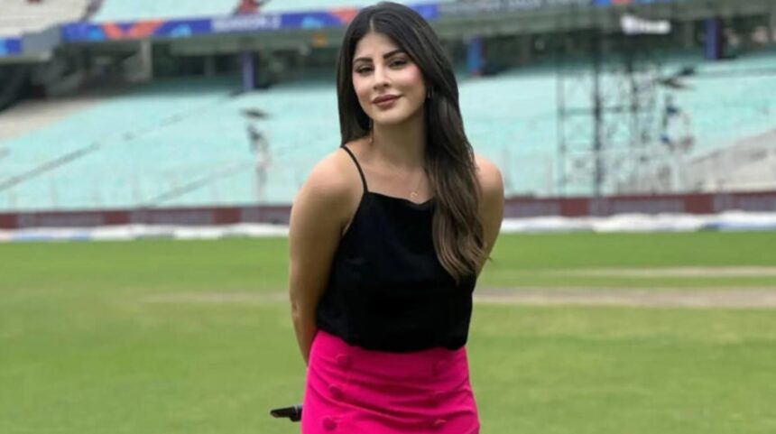 Karishma Kotak reacts to live TV proposal during cricket broadcast