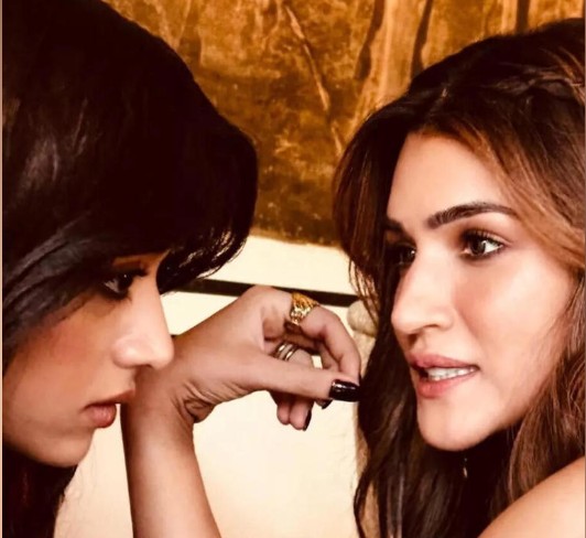 Kriti Sanon with Rashmika Mandanna celebrating ‘The Girlfriend’ release