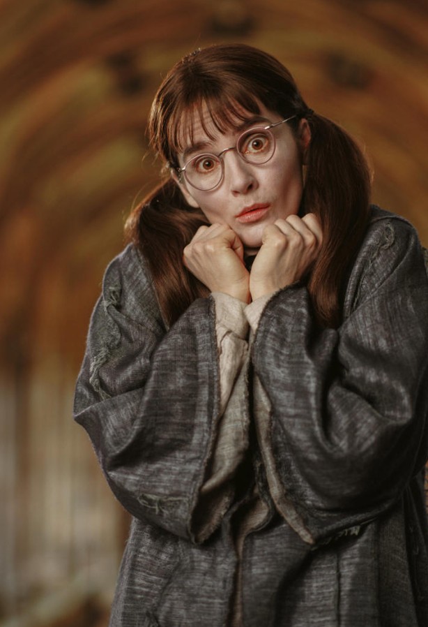 Hunterfly 025 11 17 203252 A portrait of actress Shirley Henderson discussing her experience playing Moaning Myrtle in the Harry Potter films.