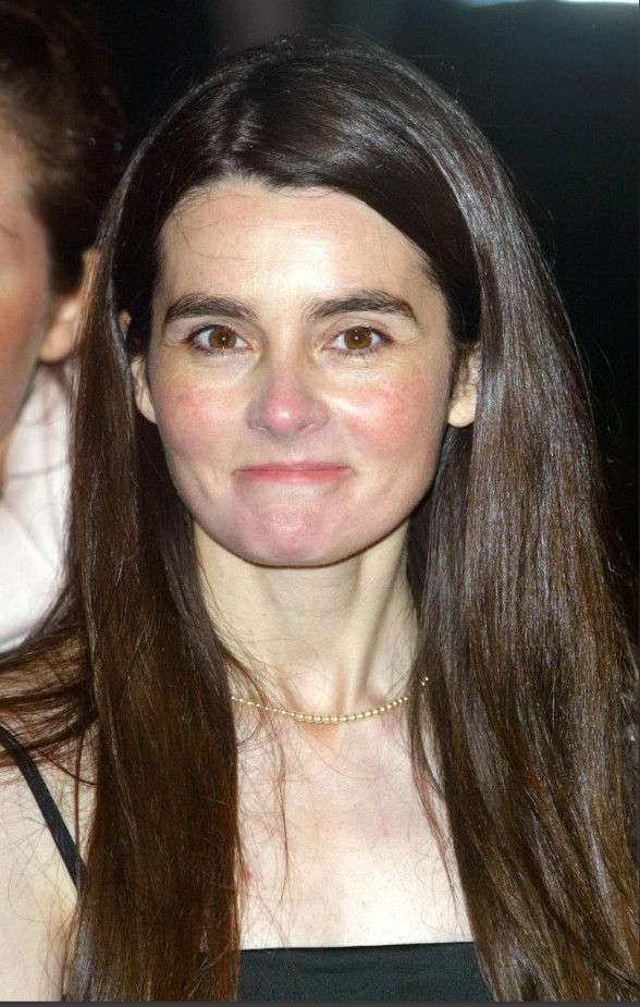 Hunterfly 025 11 17 203304 A portrait of actress Shirley Henderson discussing her experience playing Moaning Myrtle in the Harry Potter films.