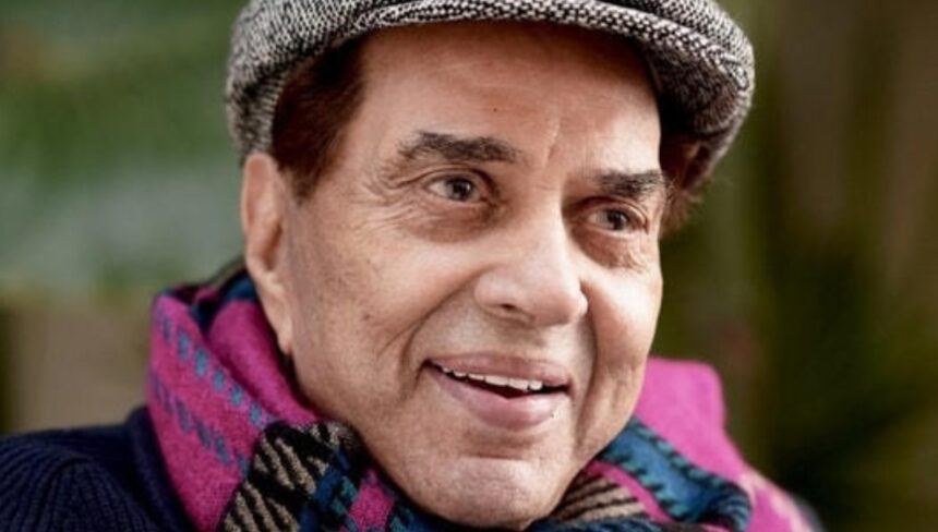 Hunterfly 2025 11 12 110446 Dharmendra leaving Breach Candy Hospital, Mumbai after discharge