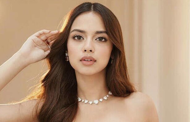 Young Bollywood actresses including Ananya Panday and Janhvi Kapoor