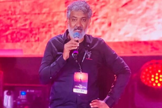 Hunterfly 25 11 17 210204 SS Rajamouli addresses audience at Varanasi teaser launch amid technical glitches