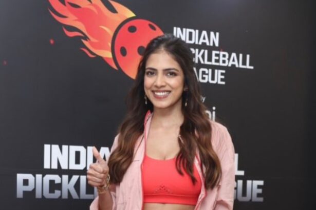 Hunterfly 025 12 03 142233 Malavika Mohanan shines in pink at the Indian Pickleball League 2025 in Delhi.