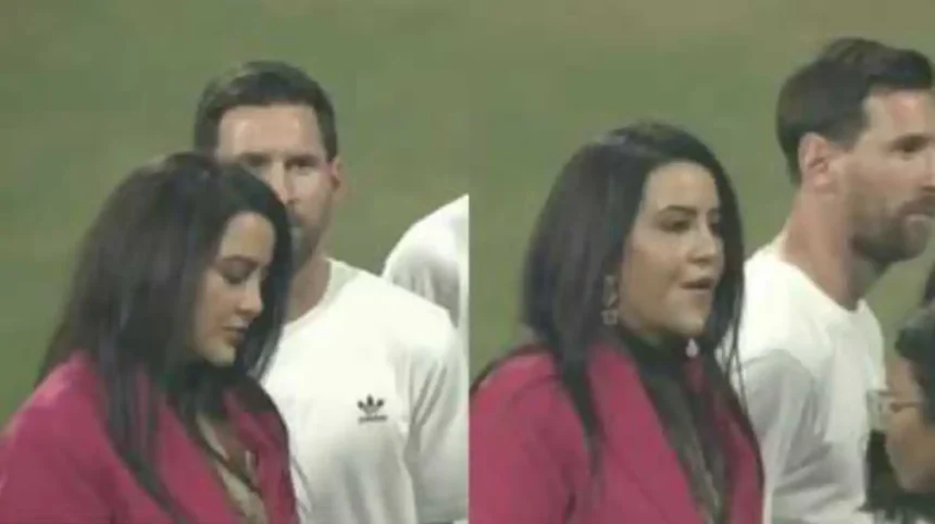 Hunterfly Amruta Fadnaviss Chewing Gum Selfie with Lionel Messi Goes Viral 1 Hunterfly Amruta Fadnaviss Chewing Gum Selfie with Lionel Messi Goes Viral 1