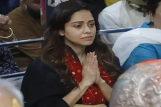 Hunterfly Nusrat Bharuchas Mahakal Temple Visit Sparks Debate 1