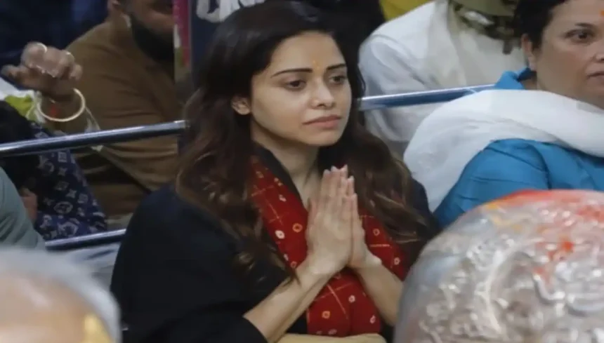 Hunterfly Nusrat Bharuchas Mahakal Temple Visit Sparks Debate 1 Hunterfly Nusrat Bharuchas Mahakal Temple Visit Sparks Debate 1