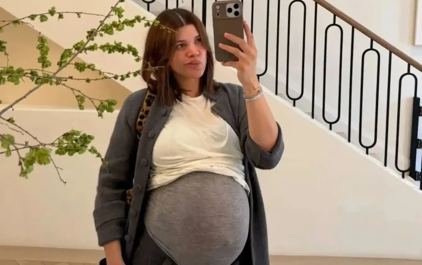 Hunterfly Pregnant Sofia Richie Grainge Celebrates Her New Figure With Confidence and Grace 11zon