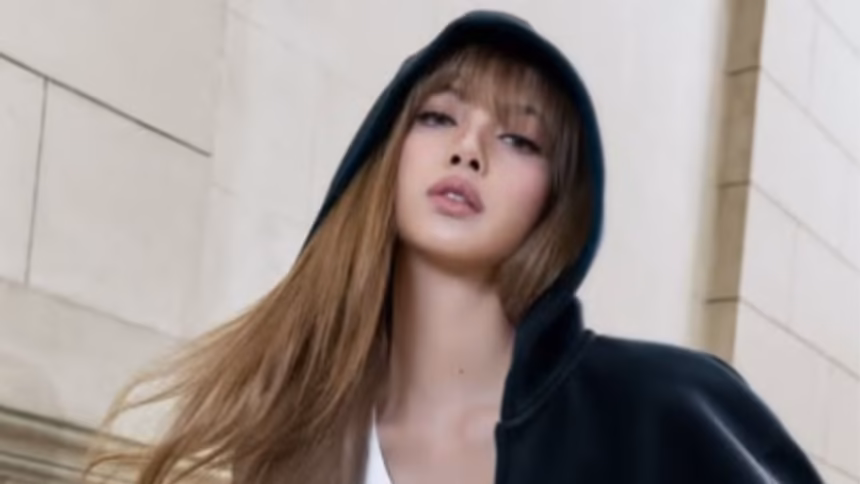BLACKPINK’s Lisa Signs