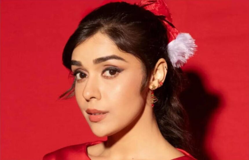 Hunterfly 026 02 05 111227 Eisha Singh in Naagin 7 as Ananta
