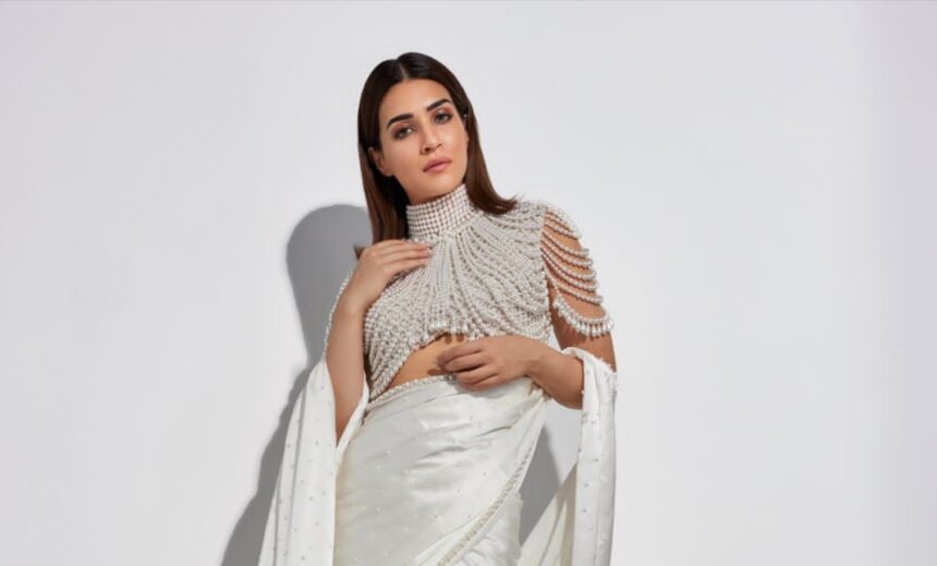 Hunterfly 026 02 09 000736 Kriti Sanon to walk for Manish Malhotra at Dubai Fashion Week 2026