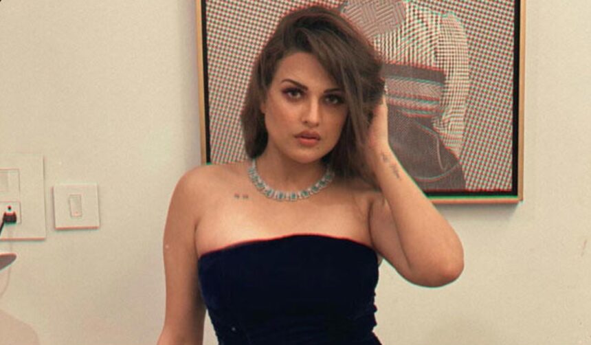 Hunterfly 026 02 15 171819 Himanshi Khurana files complaint after receiving Rs 10 crore extortion threat