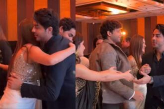 Hunterfly 026 02 23 084229 Aryan Khan greeting Ishaan Khattar at NBT Utsav Awards