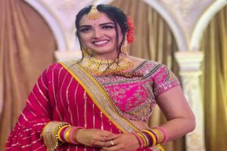 Amrapali Dubey posing at a public event