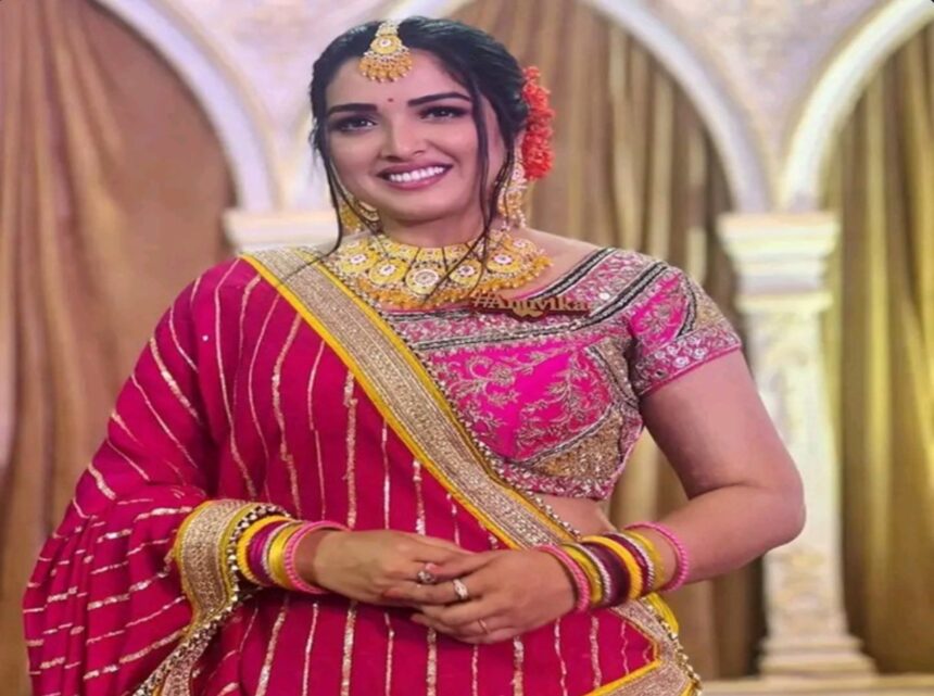 Amrapali Dubey posing at a public event
