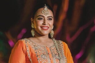 Hunterfly 026 02 26 212733 Swara Bhasker speaking in a video message