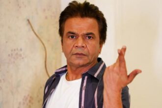 Hunterfly 026 02 26 214938 Rajpal Yadav reacting to students’ support