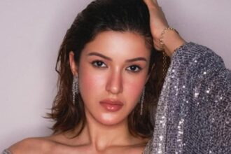 Hunterfly 2026 02 12 211615 Shanaya Kapoor at a promotional event