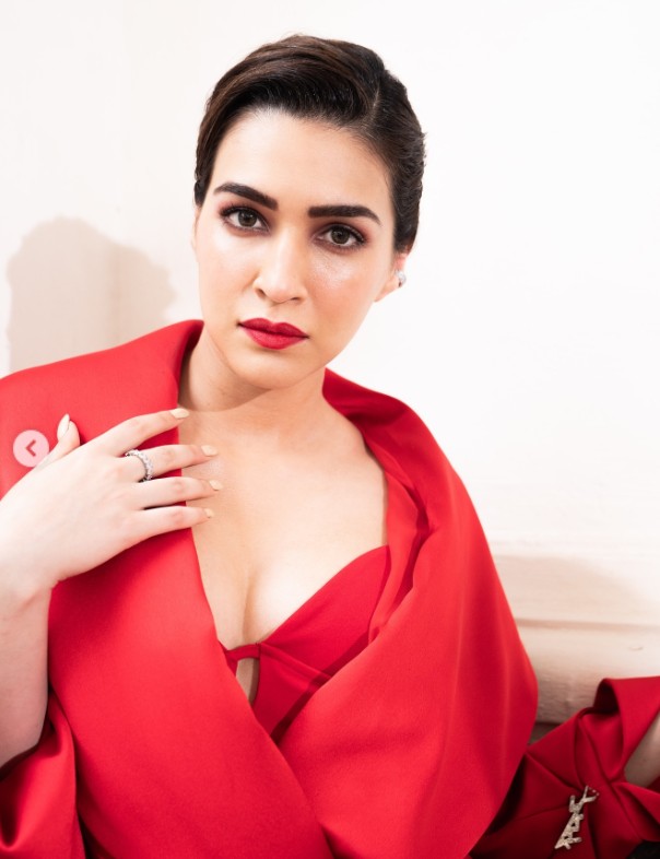 Valentine’s Day 2026: From Kriti Sanon to Shraddha Kapoor, 7 Bollywood Divas Turning Up the Heat in Red
