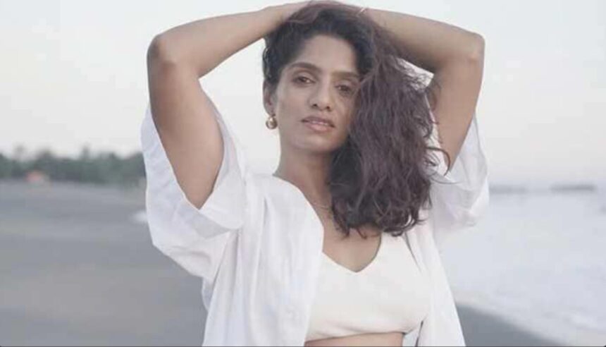 Hunterfly 26 02 18 110019 Jamie Lever mimicking Kareena Kapoor in viral Instagram video