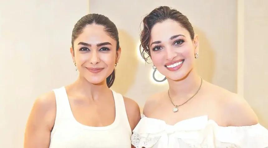 Hunterfly Gorgeous Mrunal Thakur Adds Star Power to Tamannaah Bhatias Jewellery Launch 1