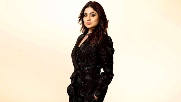 Hunterfly IndyaStory Post 3 Shamita Shetty Birthday Special: 8 Glamorous Looks That Define Timeless Elegance