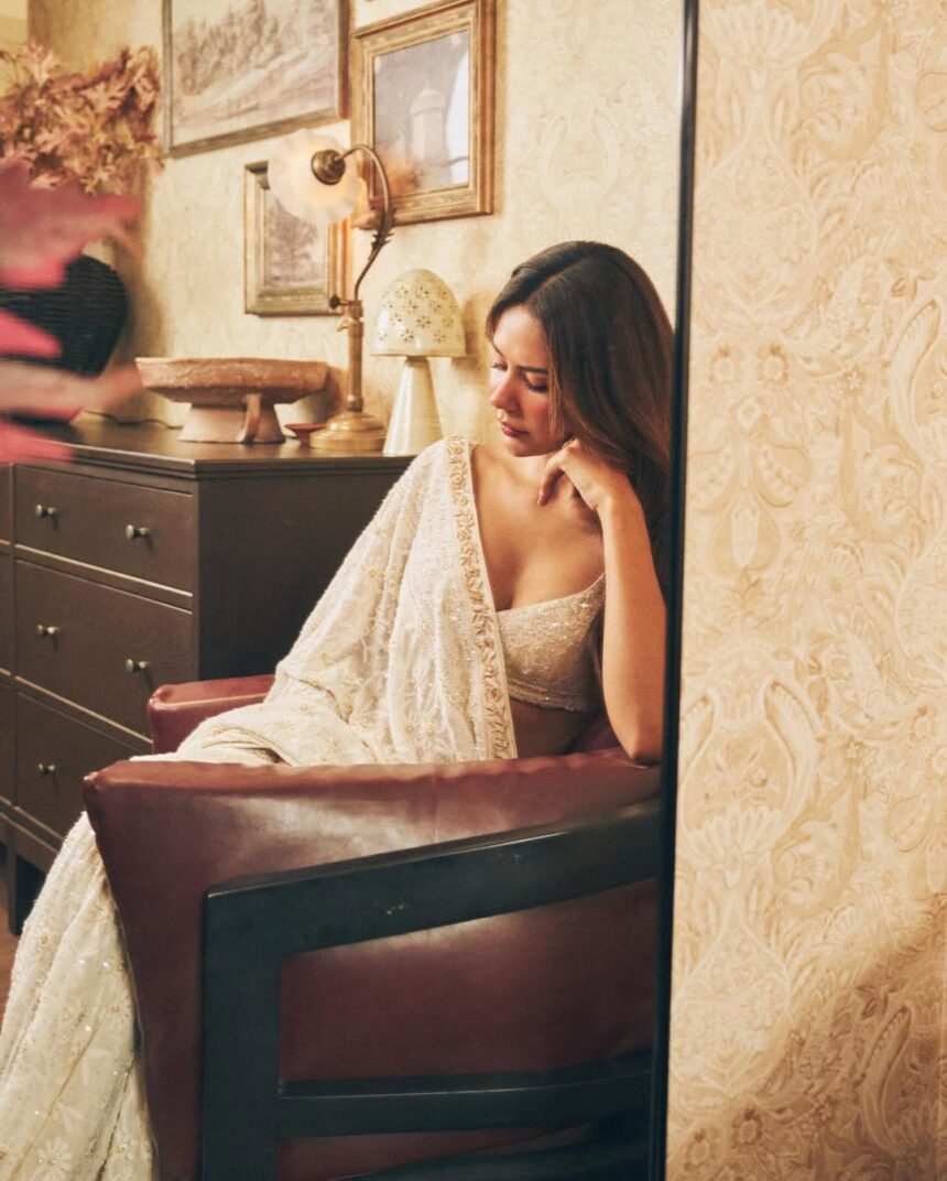 hunterfly Sonam Bajwa Reimagines the Classic Chikankari Saree With a Modern Twist 6