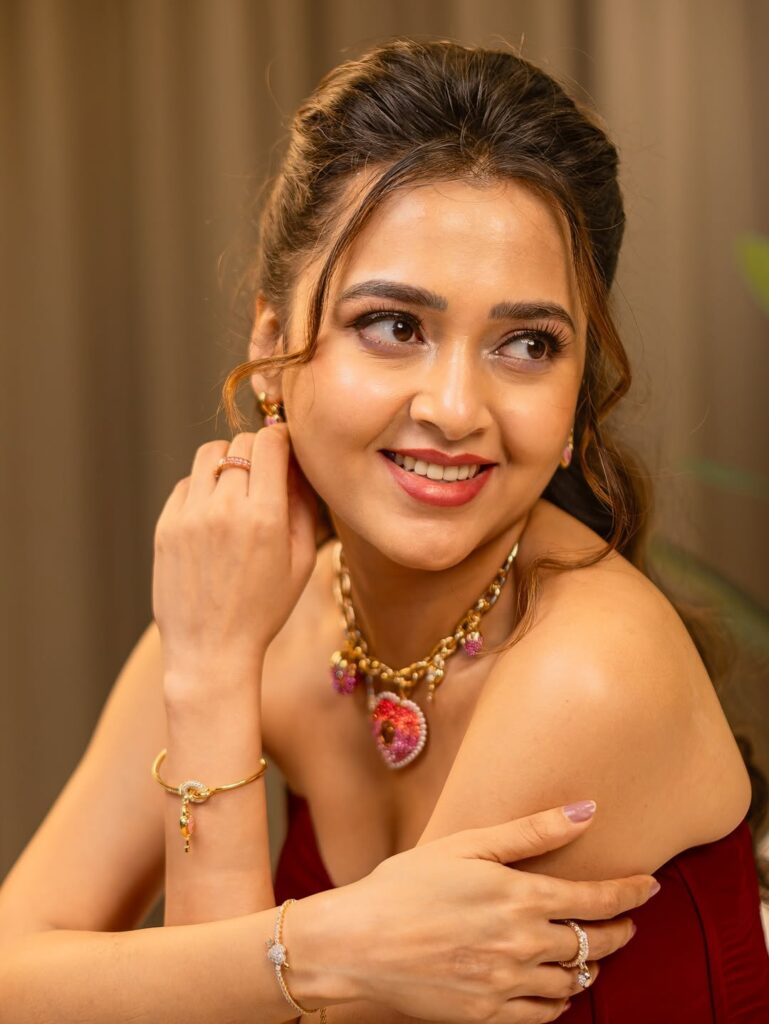 Hunterfly fetch 2 Tejasswi Prakash Begins OTT Journey With Karan Kundrra in ‘Desi Bling’: “It Gets Easier for Me”
