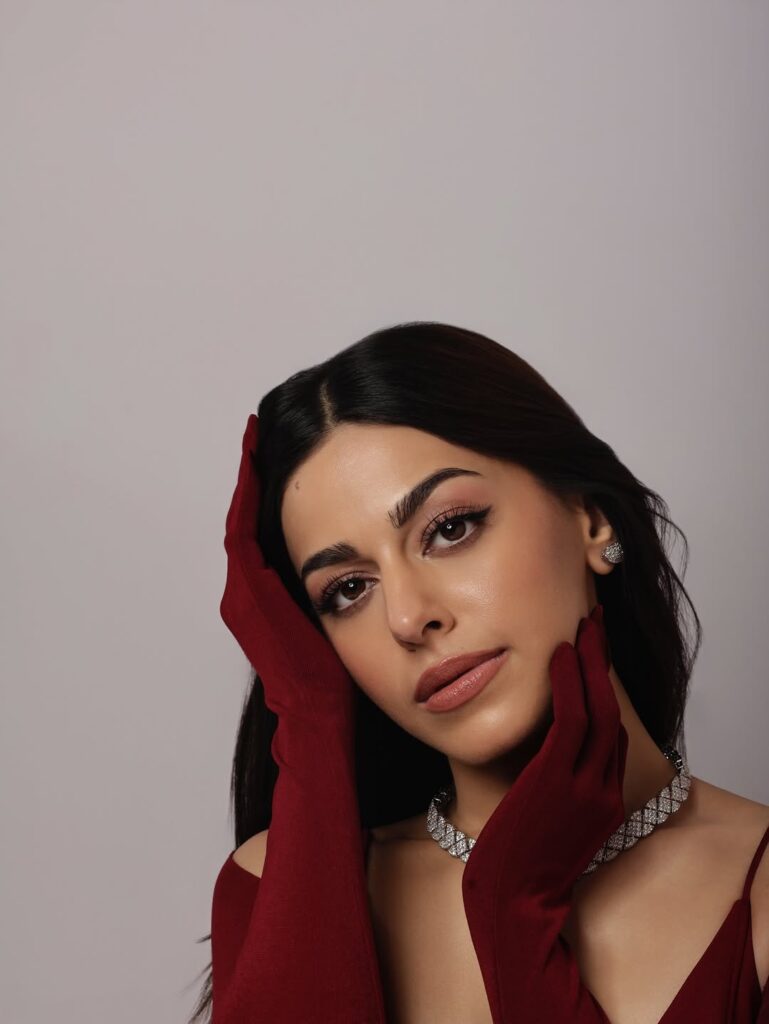 Valentine’s Day 2026: From Kriti Sanon to Shraddha Kapoor, 7 Bollywood Divas Turning Up the Heat in Red