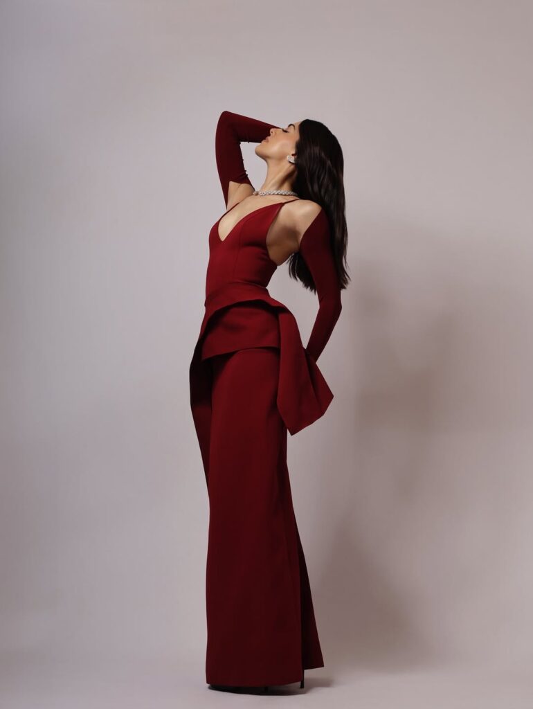 Valentine’s Day 2026: From Kriti Sanon to Shraddha Kapoor, 7 Bollywood Divas Turning Up the Heat in Red