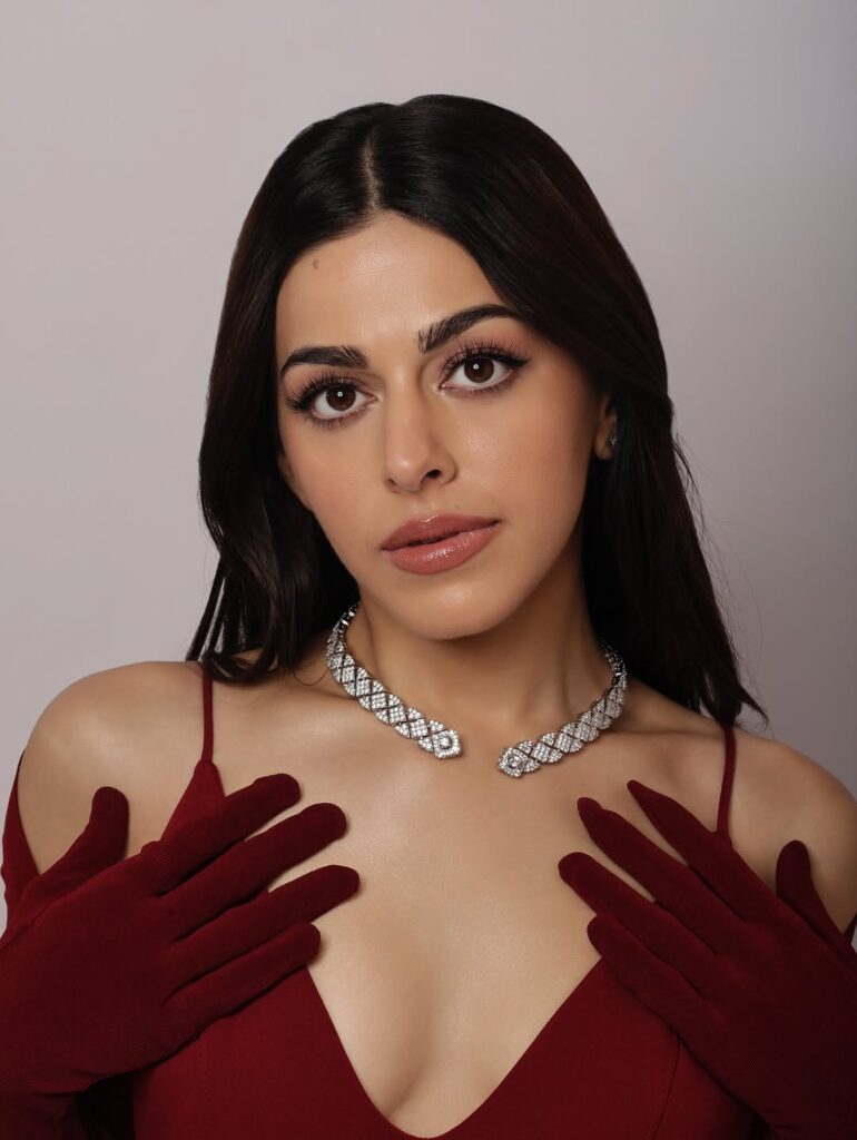 Valentine’s Day 2026: From Kriti Sanon to Shraddha Kapoor, 7 Bollywood Divas Turning Up the Heat in Red