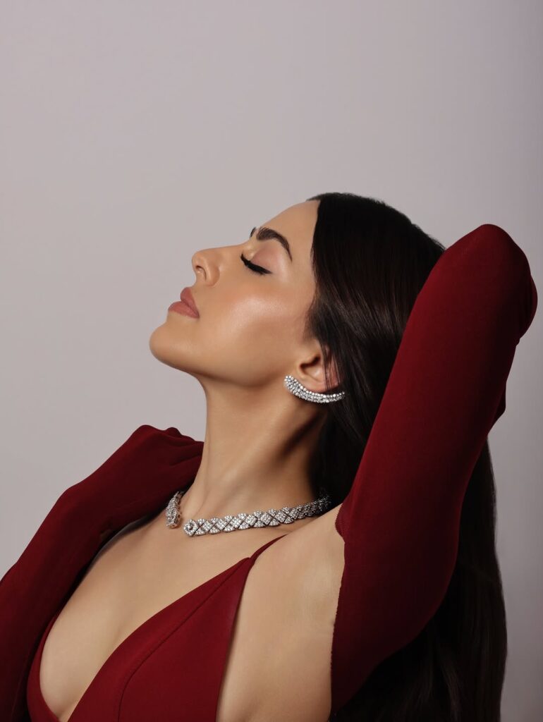 Valentine’s Day 2026: From Kriti Sanon to Shraddha Kapoor, 7 Bollywood Divas Turning Up the Heat in Red
