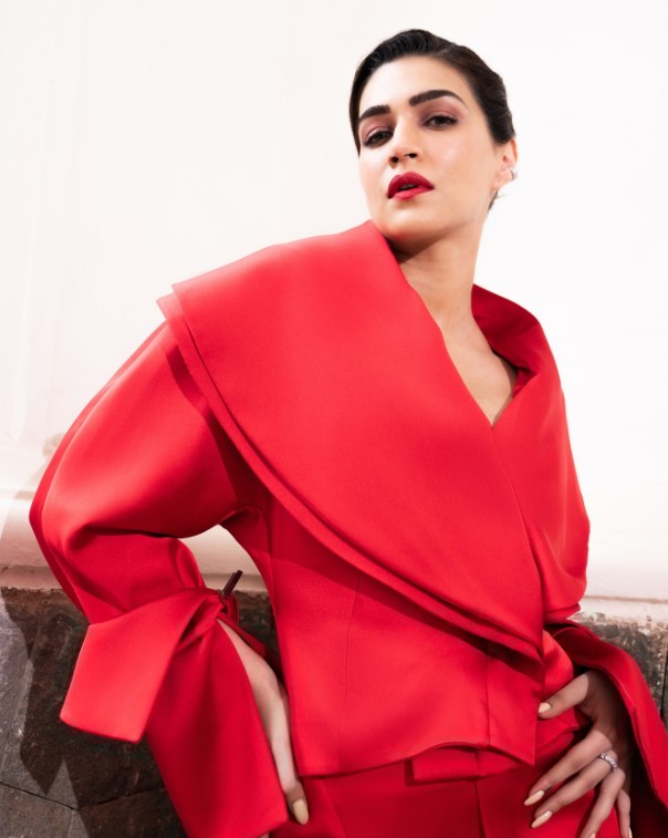 Valentine’s Day 2026: From Kriti Sanon to Shraddha Kapoor, 7 Bollywood Divas Turning Up the Heat in Red