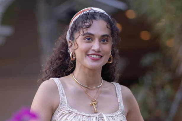 Hunterfly t 2026 02 27 132215 Taapsee Pannu at Assi premiere discussing sari style and Danish films