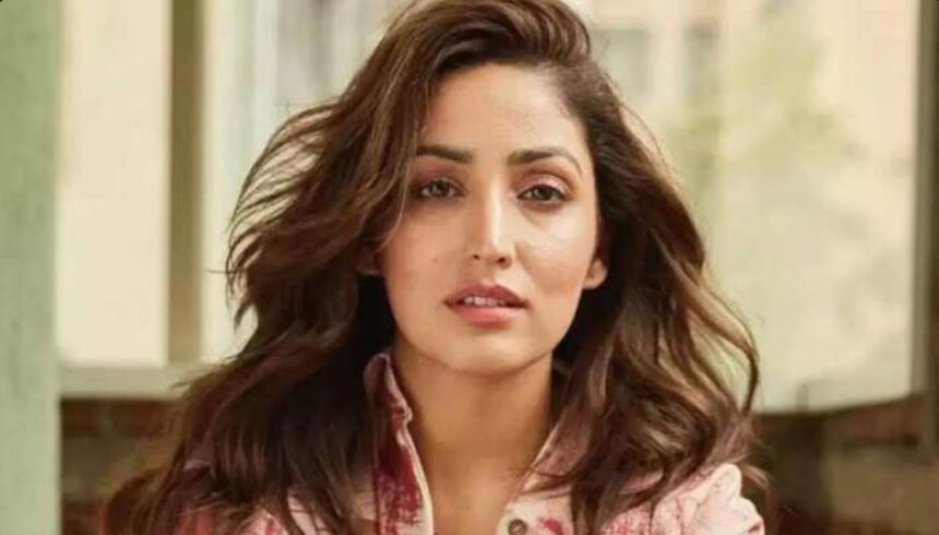 Yami Gautam reacts to accidental like on post about Kriti Sanon award win