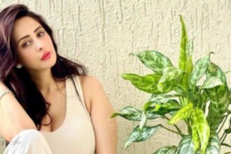 Hunterfly 026 03 10 125758 Chahatt Khanna launches Ammarzo clothing label