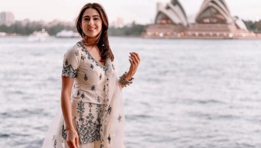Sara Ali Khan ethnic kurta style chikankari looks